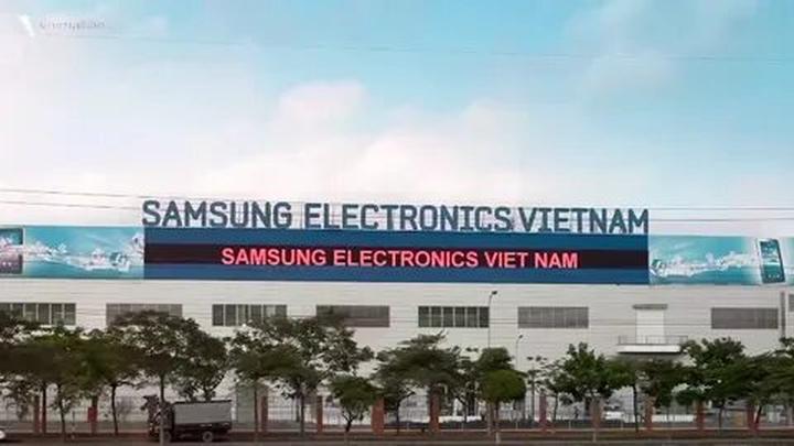 Có 1 kiểu áo quốc dân, dù - Cảm hứng video marketing từ Hotspot Matrix